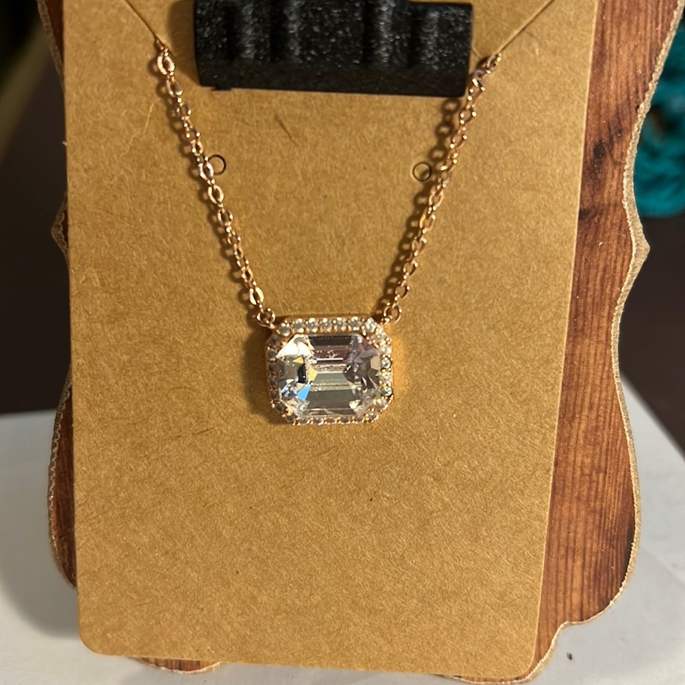 Rose gold plated rhinestone fashion necklace